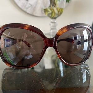 BCBGMAXAZRIA TORTOISE SUNGLASSES